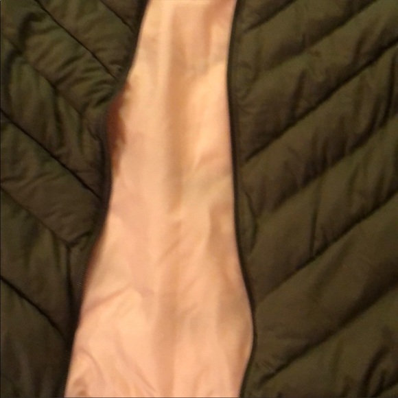 NEW Gap Puffer Jacket OLIVE GREEN Women’s LARGE fleece lined pockets, i - Picture 7 of 7